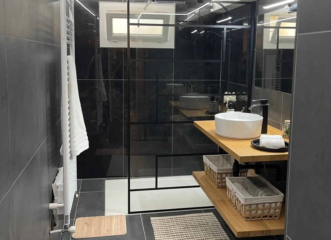 Après : salle de bain mis en valeur