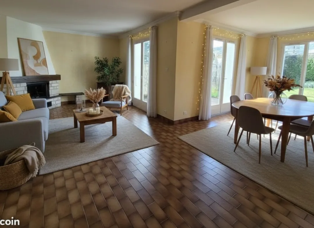 Après : grand séjour au parquet mis en valeur